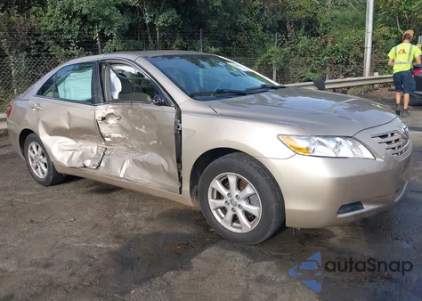 2008 Toyota Camry Le z USA, uszkodzony, nr VIN 4T1BE46K98U252145